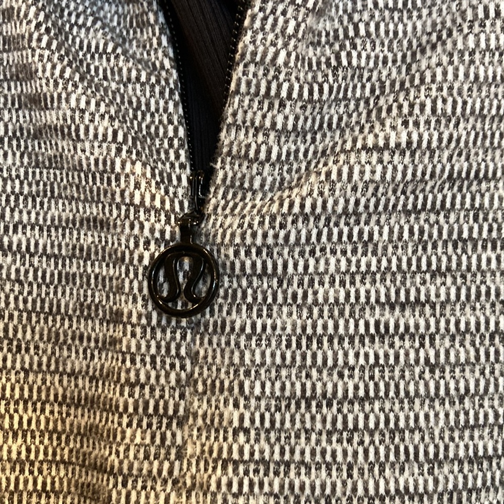 Lululemon 6 Pullover Light Jacket Black Gray - image 2